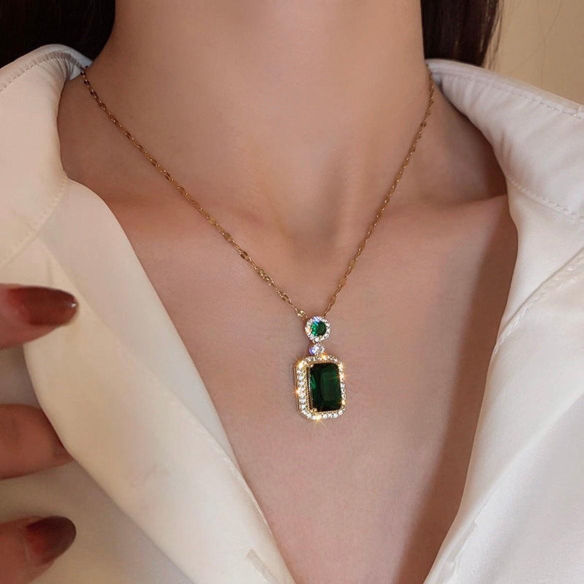Emerald Green 18K Gold-Plated Jewellery Set – Pendant, Earrings & Adjustable Ring