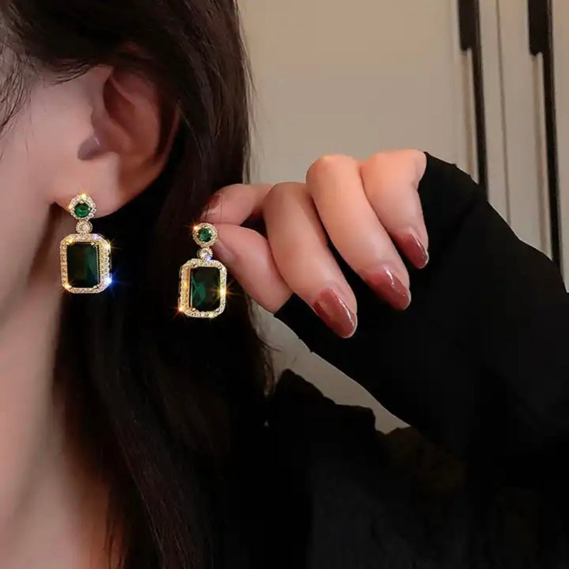 Emerald Green 18K Gold-Plated Jewellery Set – Pendant, Earrings & Adjustable Ring